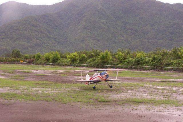 PITTS FLY01.jpg